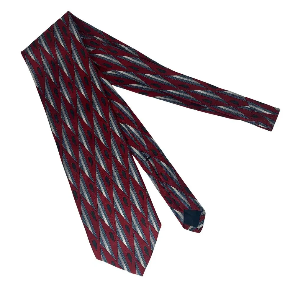 Red Diamond Pattern Tie